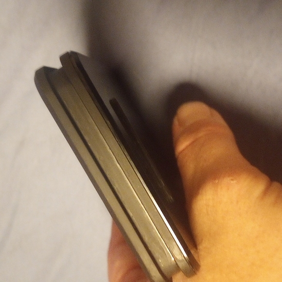 Tesla portable wireless charging pad - Picture 5 of 8